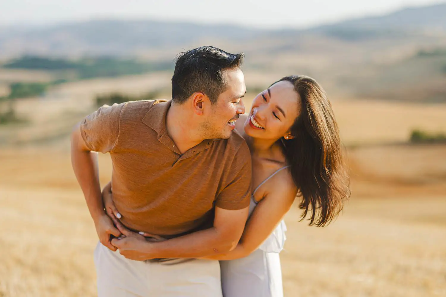 A Dreamlike Couple Session in Val d’Orcia near Pienza